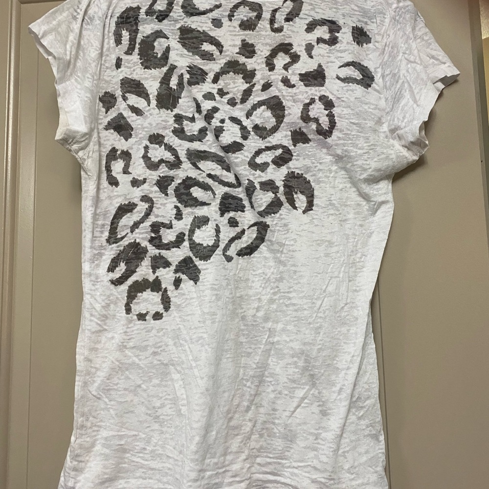 Size large O’Neill top